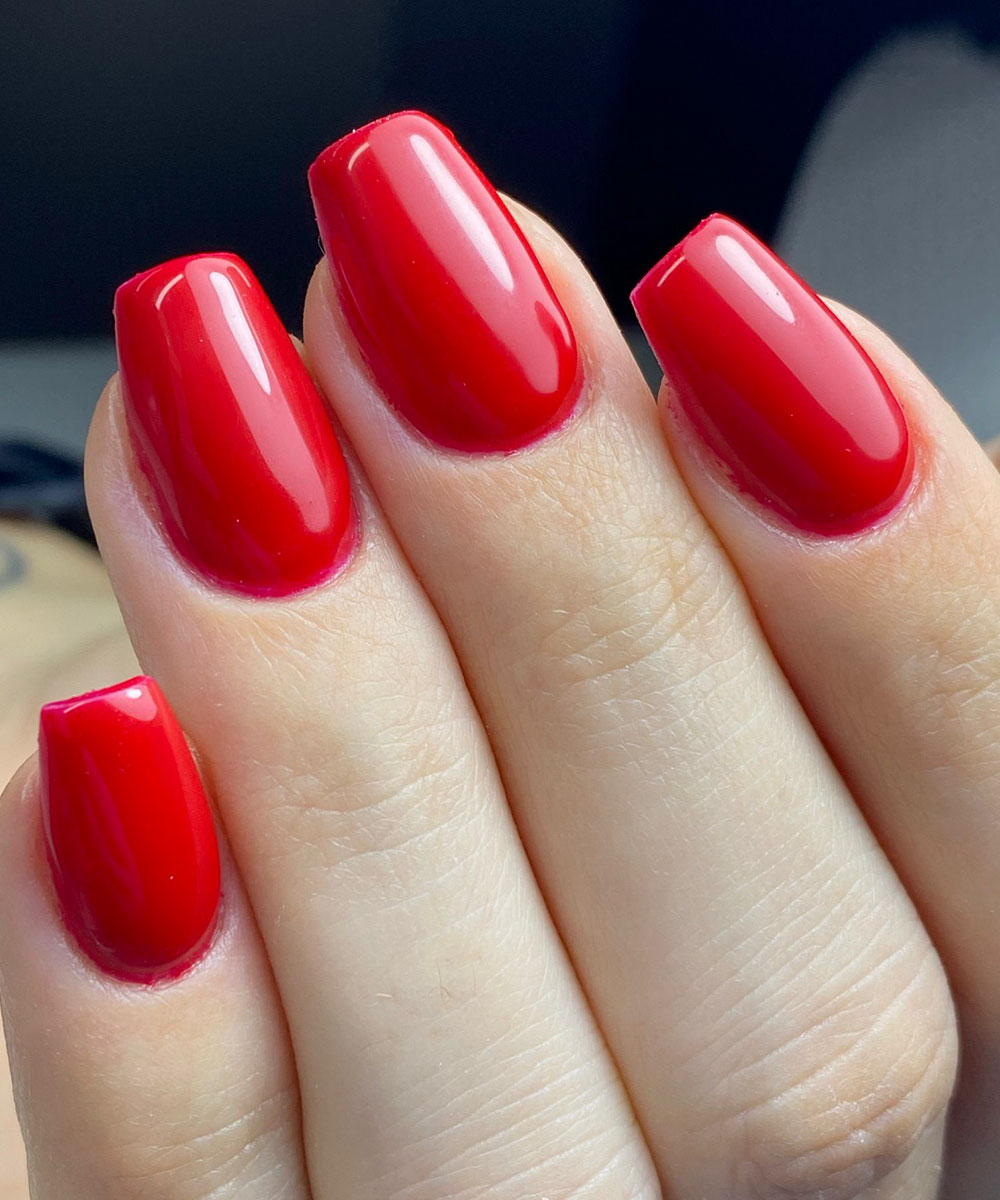 Le classique : des ongles rouges et brillants